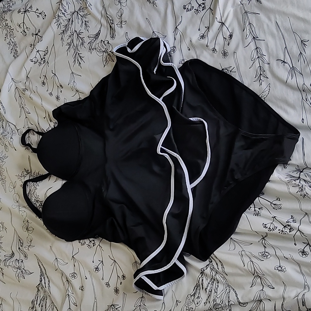 Shein Black & White Pin Up Tankini